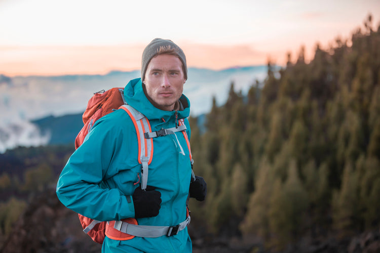 Geschenke fürs Wandern: Ideen für naturverbundene Entdecker