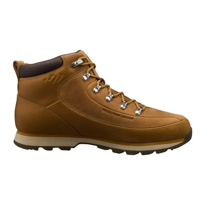 Ein einzelner brauner Helly Hansen® Men's Forester Winter Boot mit Metallösen und einem wasserfesten Lederetikett auf einem isolierten weißen Hintergrund.