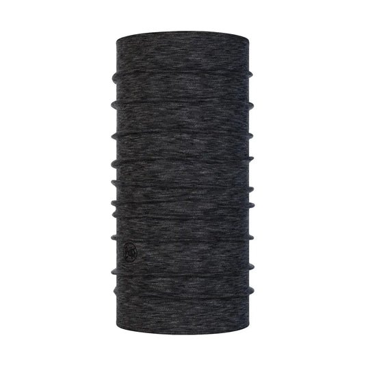 Schwarze strukturierte Schaumstoffrolle für Muskeltherapie und Training, inklusive einem Buff® Merino Midweight Multifunktionstuch.