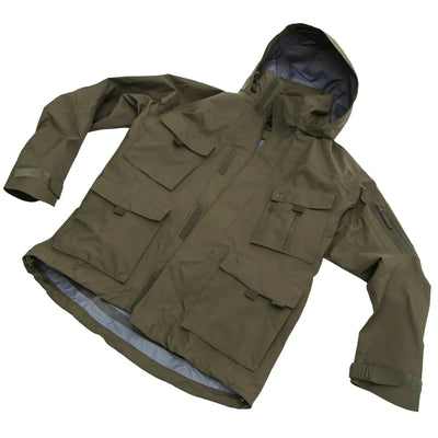 Carinthia® TRG Jacke mit mehreren Taschen, wind- und wasserdicht, dargestellt auf weißem Hintergrund.