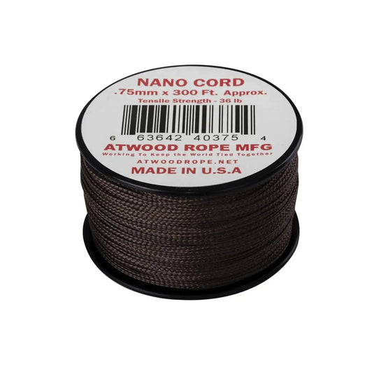 Eine Spule braunes Atwood Rope MFG™ Nano Cord/Paracord (91 Meter) mit Produktdetails und Barcode auf dem Etikett.