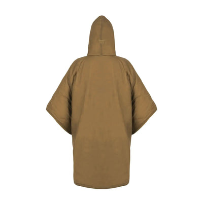 Übergroßer brauner Helikon-Tex® Swagman Roll Poncho, von hinten dargestellt.