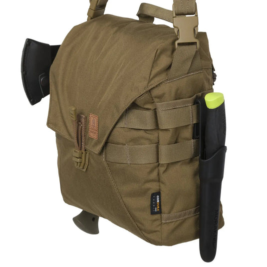 Helikon-Tex® Olive Green Bushcraft Haversack Bag mit Außentaschen und einer Wasserflasche, gefertigt aus strapazierfähigem Cordura.