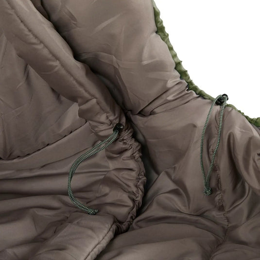 Nahaufnahme eines grauen, wasserdichten Grand Canyon® Fairbanks 190 – Schlafsack-Stoffes mit Kordelzugdetails.