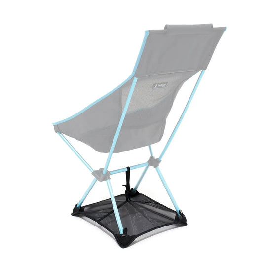 Tragbare Helinox-Bodenplane für Sunset Chair mit blauen Akzenten auf weißem Hintergrund.