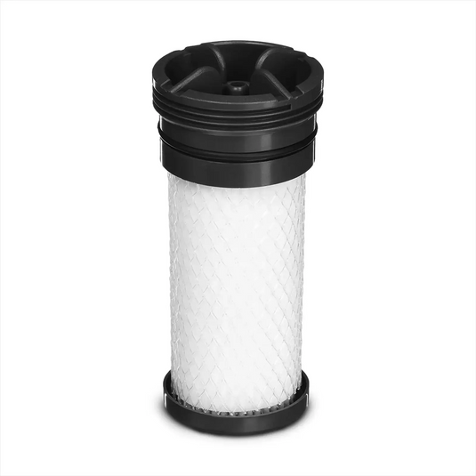 Katadyn® Hiker Pro Wasserfilter Ersatzelement-Kartusche mit schwarzen Kappen an beiden Enden vor weißem Hintergrund.