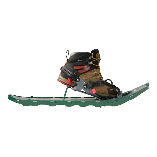 Schneeschuh mit befestigtem MSR® Lightning™ Trails-Wanderschuh und 360˚ Traction™.