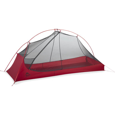 Ein rotes und graues MSR® FreeLite™ 1 „V3“ Ultraleichtes 1-Personen-Backpacking-Zelt mit entferntem Regenschutz, das das Mesh-Oberteil zur Belüftung verwendet.