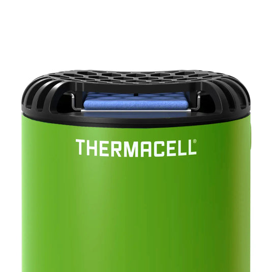 Tragbares grünes ThermaCELL® Halo Mückenschutzgerät.